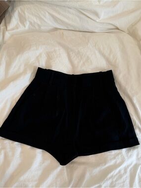 Aritzia Black High-Waist Tailored Shorts size 2